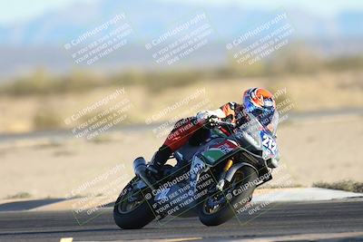 media/Dec-07-2025-CVMA (Sun) [[3e7d2de5dc]]/Race 18-Formula Twins-Formula 40 UL/